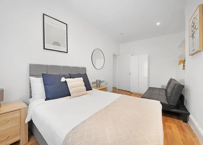 2 Bed Piccadilly Apartment 1