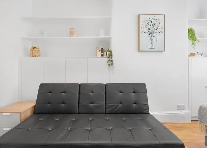 2 Bed Piccadilly Apartment 1